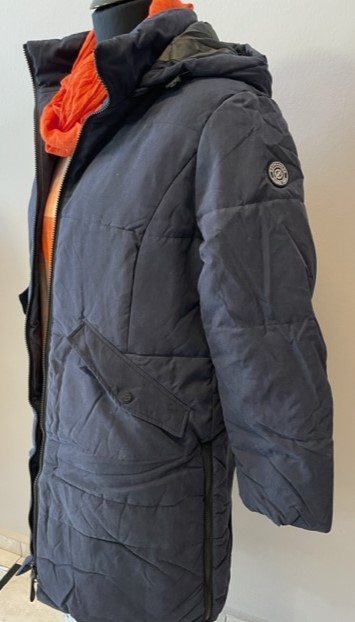 Navigazione tmavě modrý prošívaný kabát