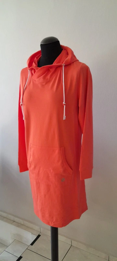 Navigazione korálové mikinové šaty