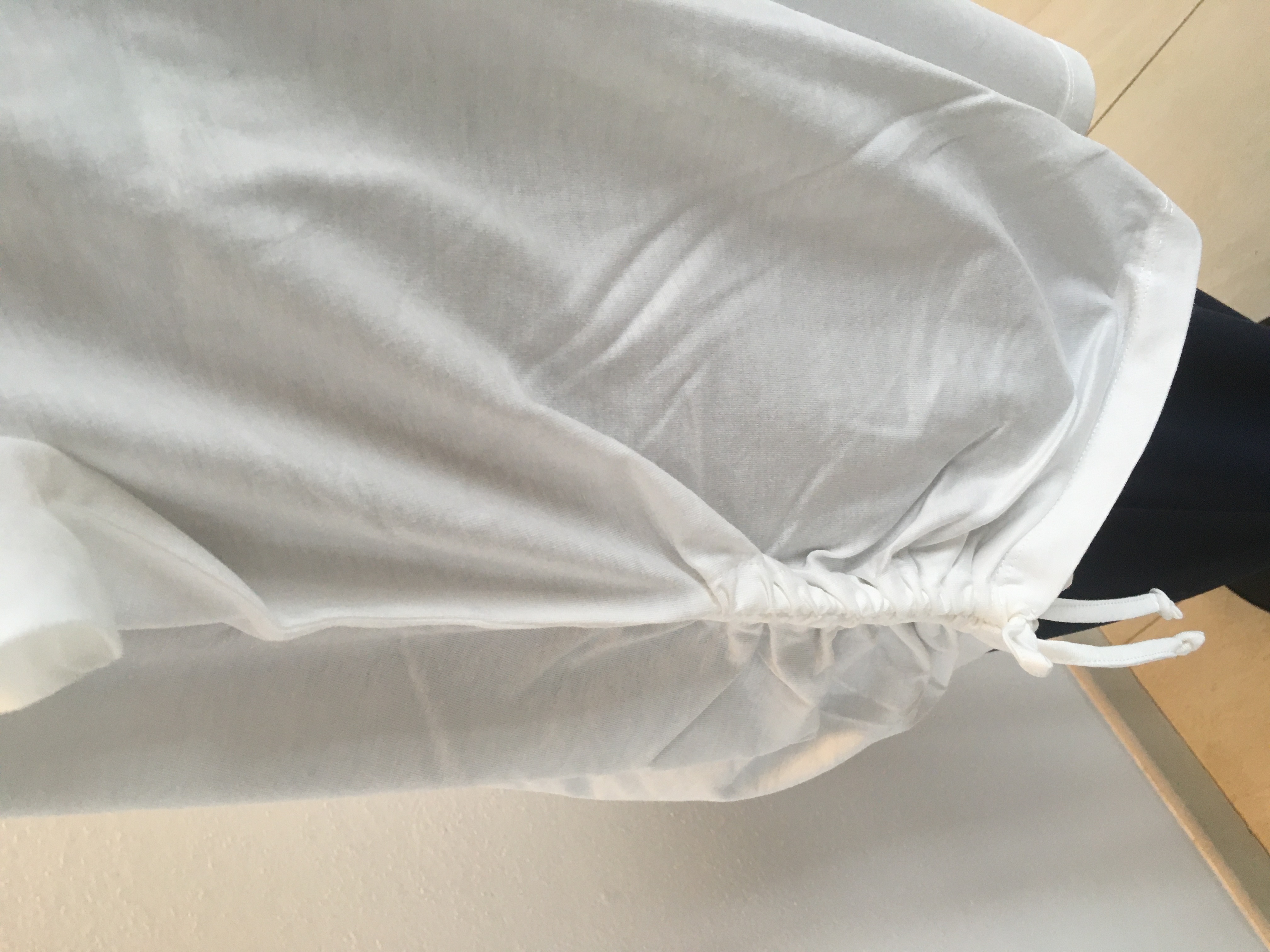 Via appia bílé triko s ozdobným výstřihem