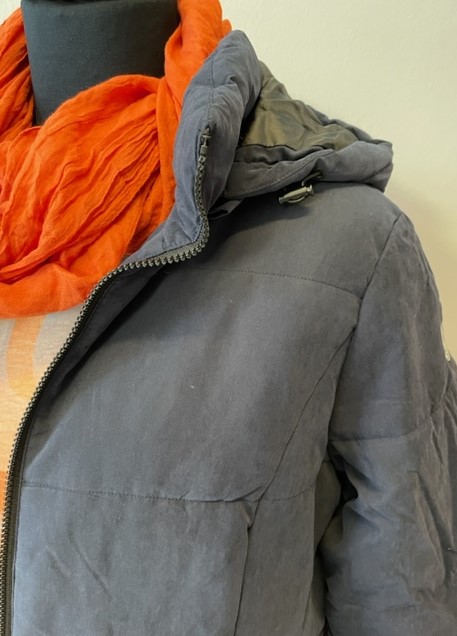 Navigazione tmavě modrý prošívaný kabát