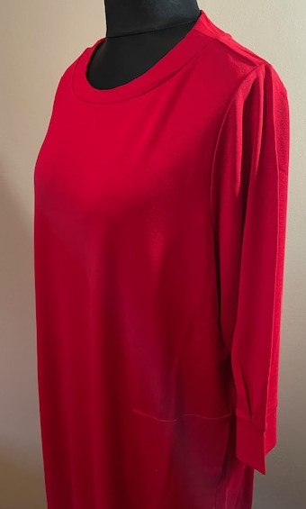 Via appia červené šaty