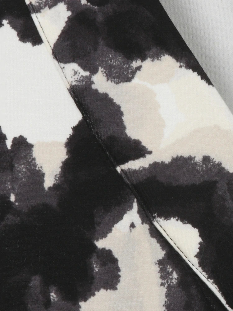 Frapp černo-bílé triko s V výstřihem