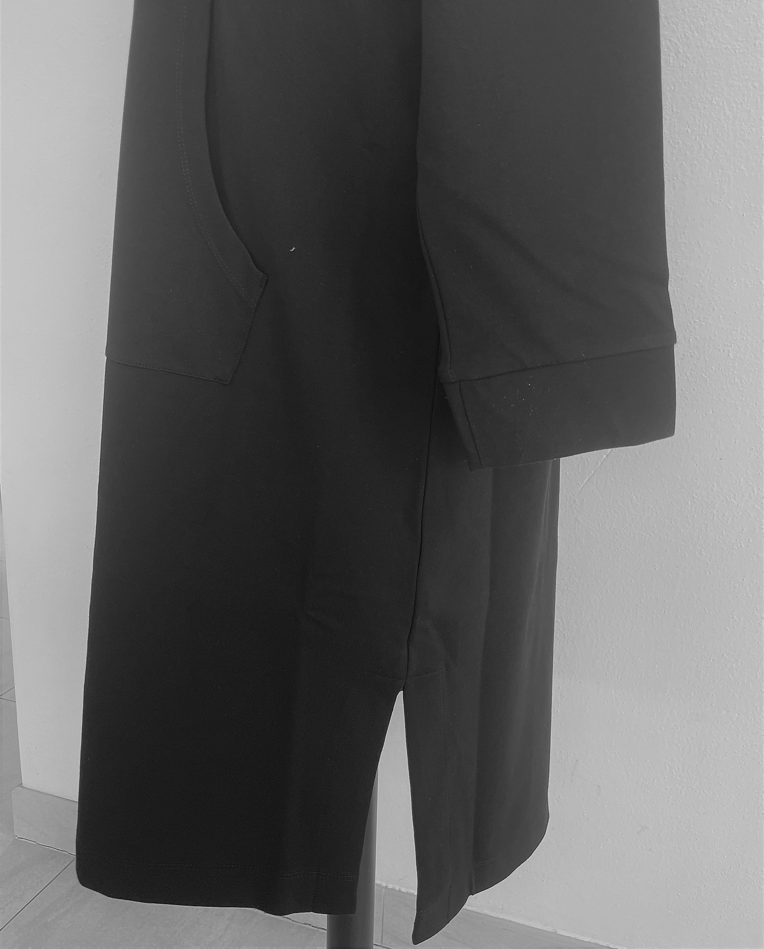 Via appia černé sportovní šaty